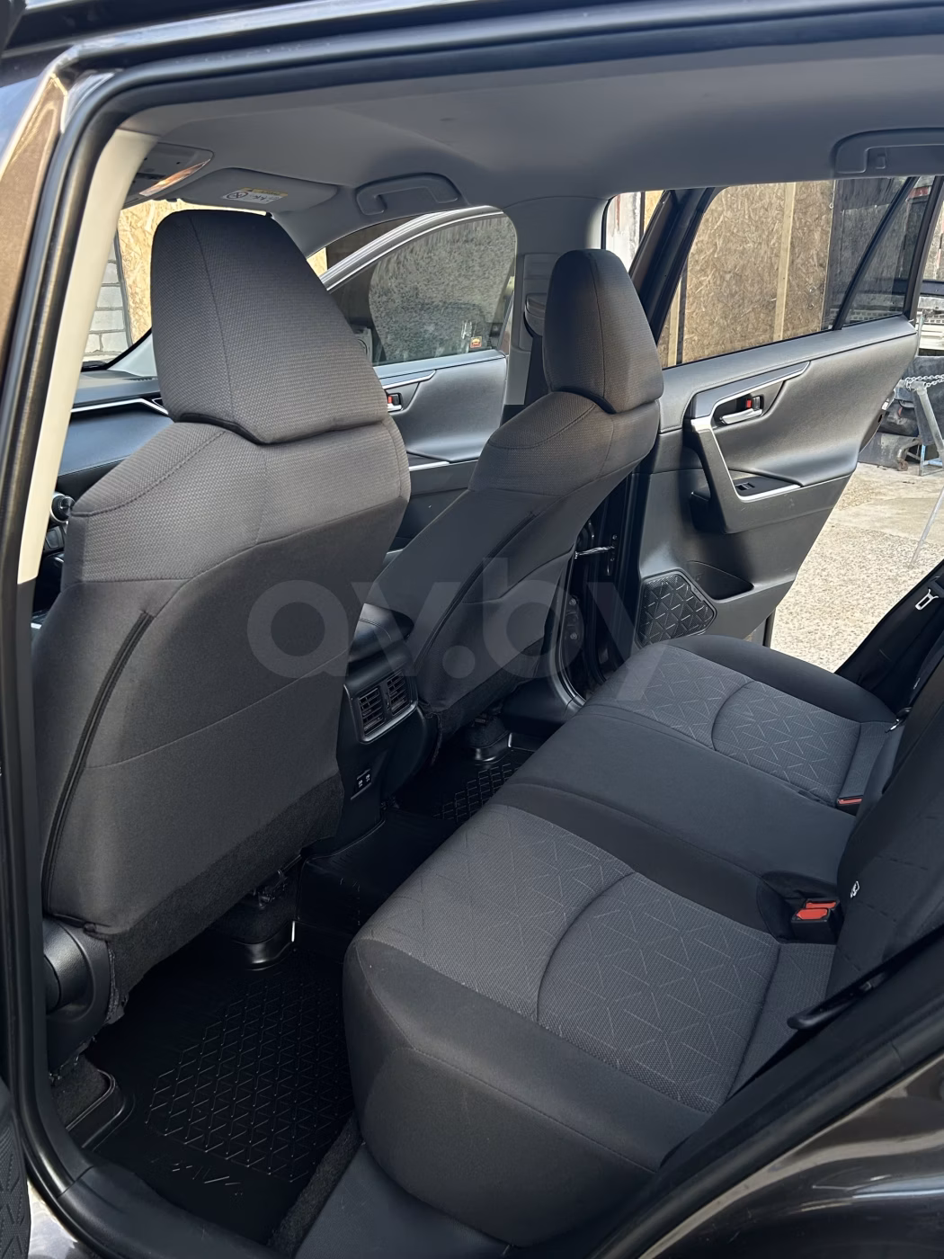 Toyota RAV4 фото 11