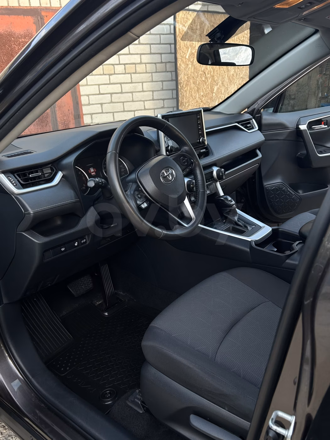Toyota RAV4 фото 16