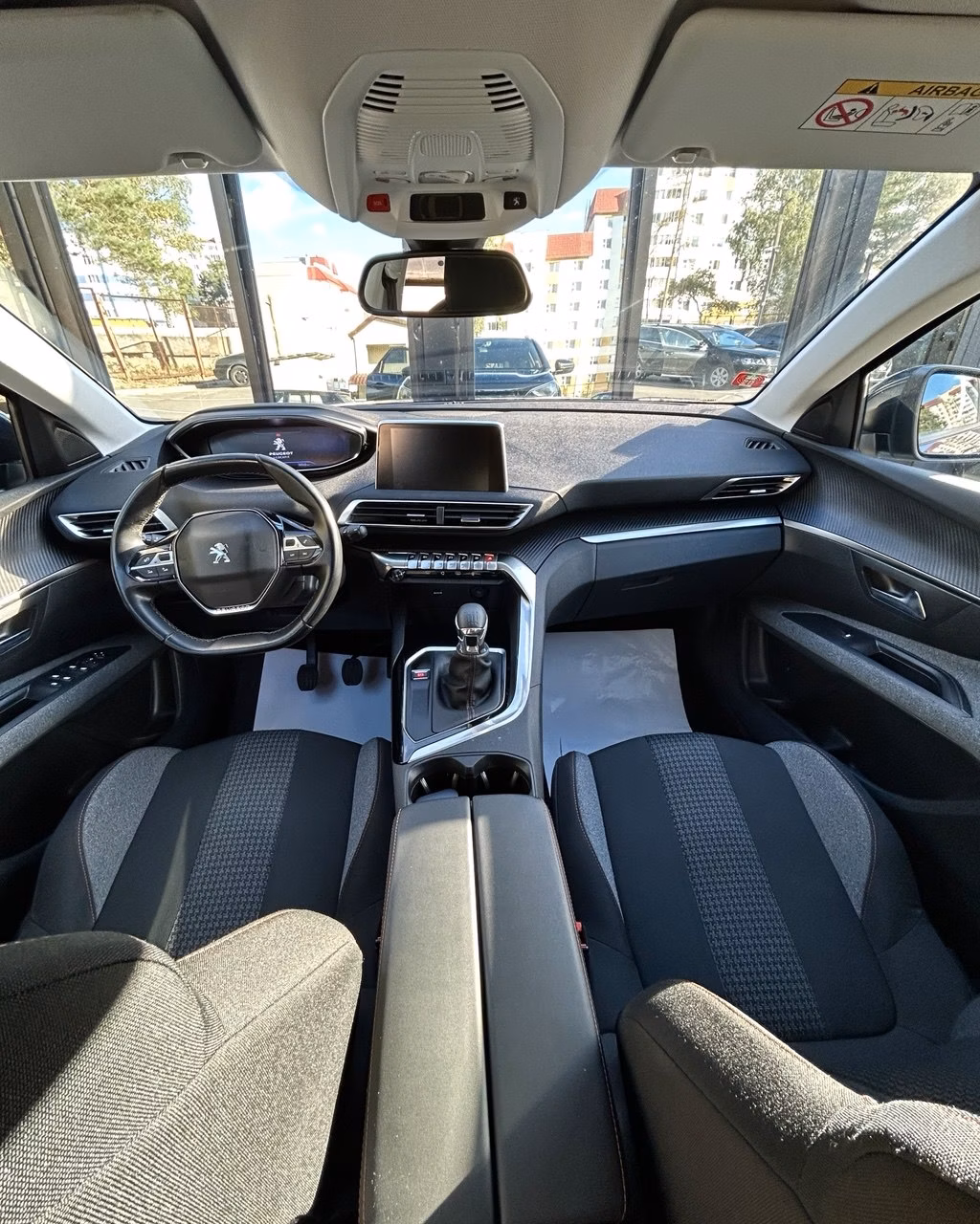 Peugeot 5008 фото 6