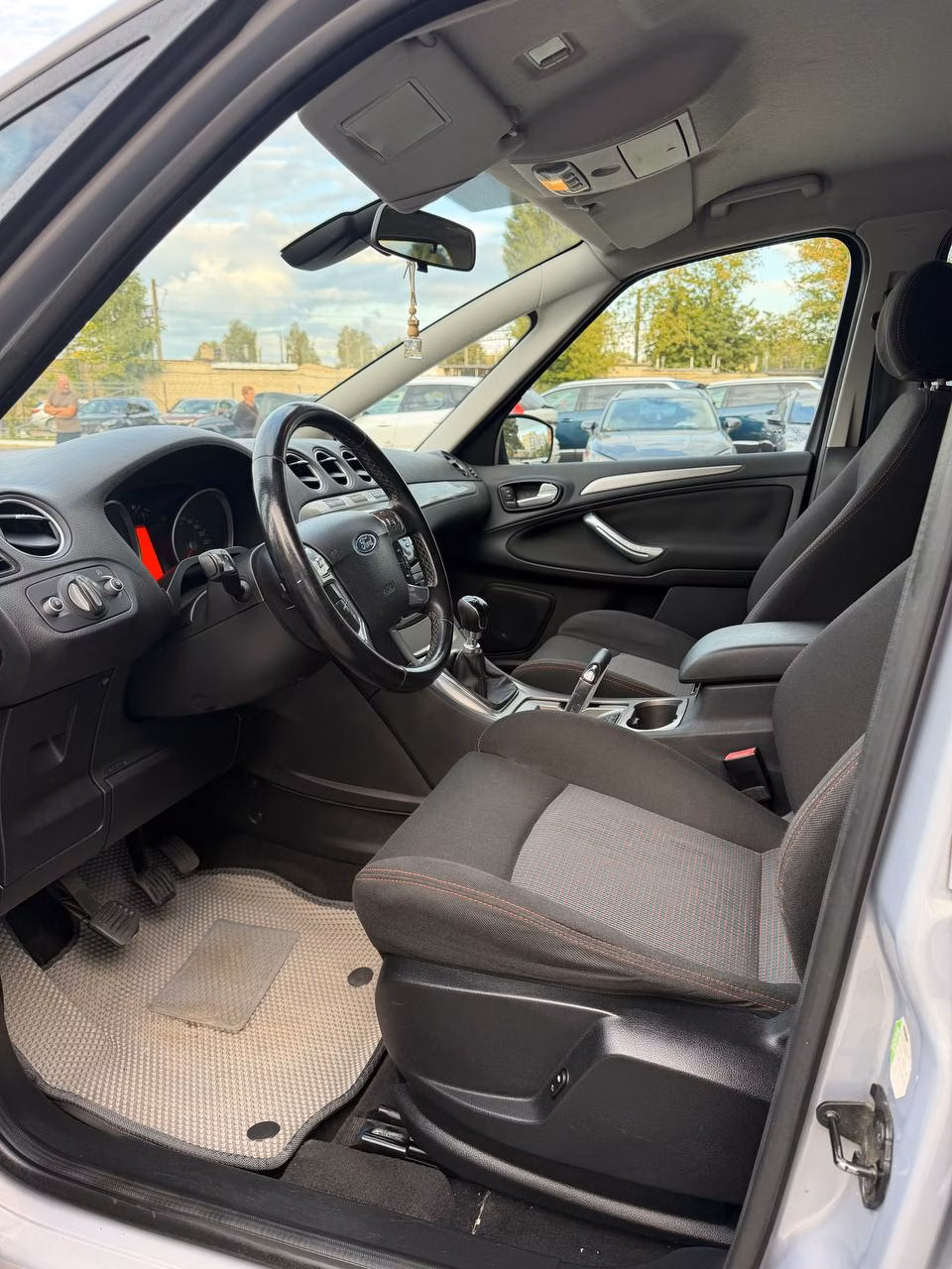 Ford S-MAX фото 8