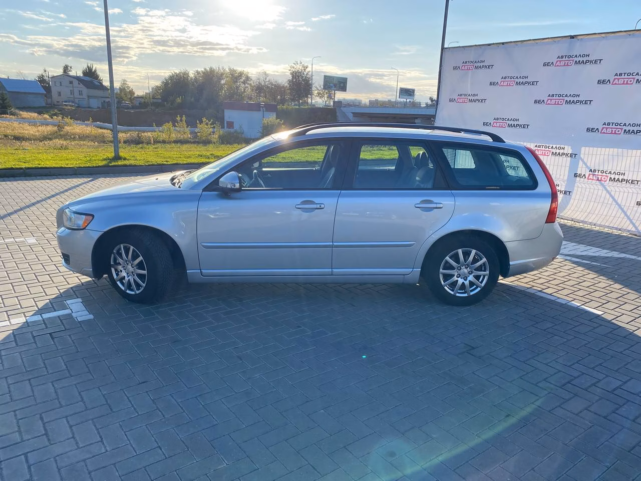 Volvo V50 фото 8