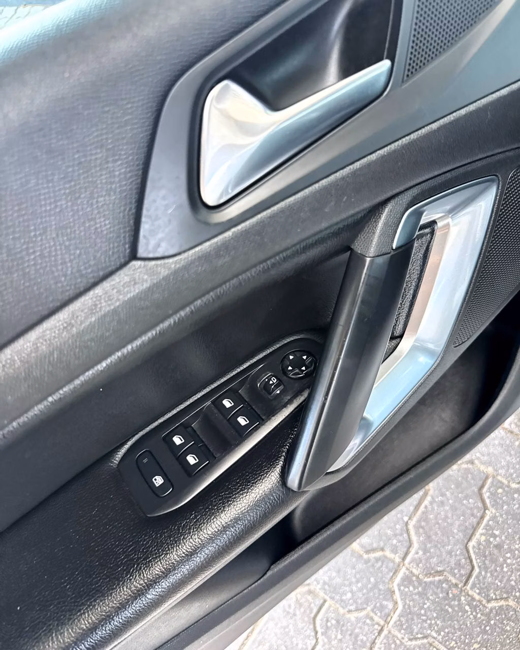 Peugeot 308 фото 8