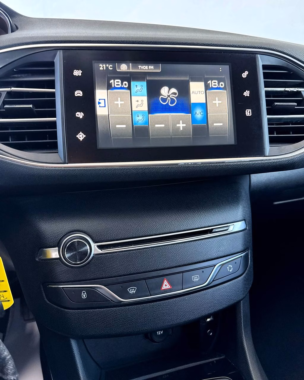 Peugeot 308 фото 10