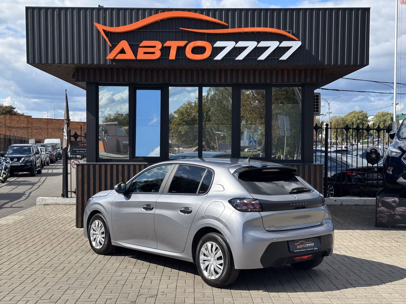 Peugeot 208 фото 4