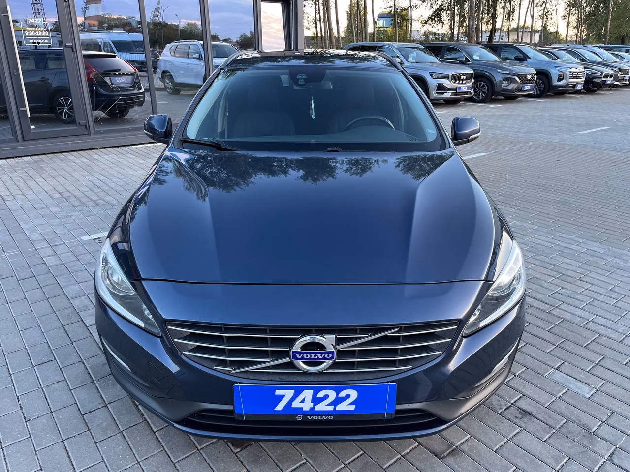 Volvo V60 фото 2