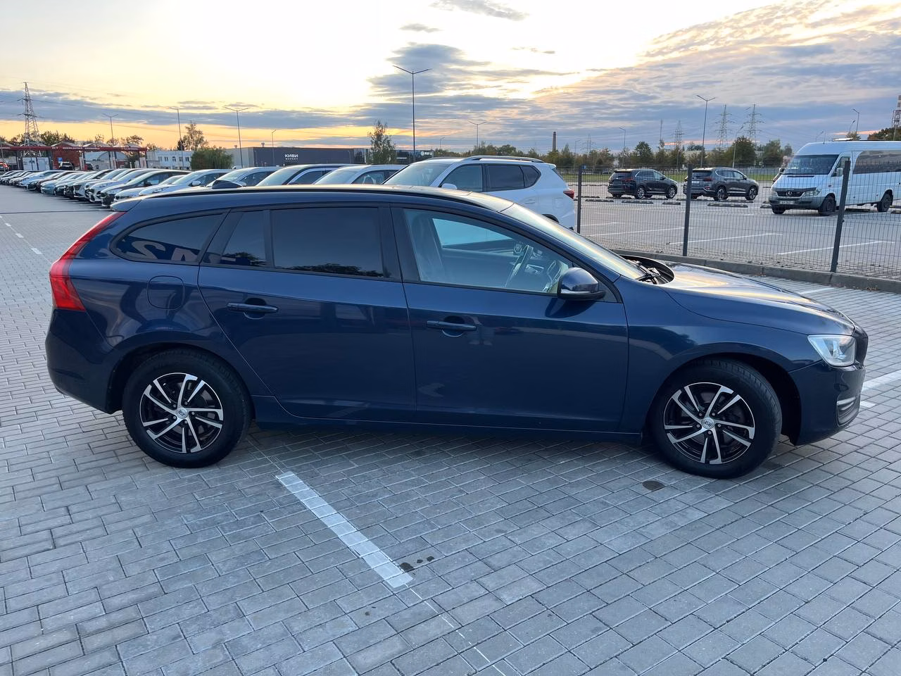Volvo V60 фото 4
