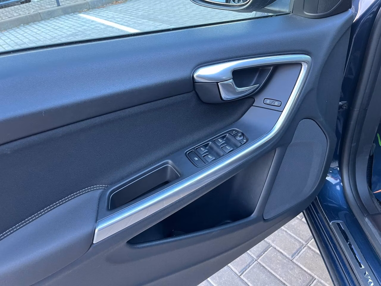 Volvo V60 фото 9