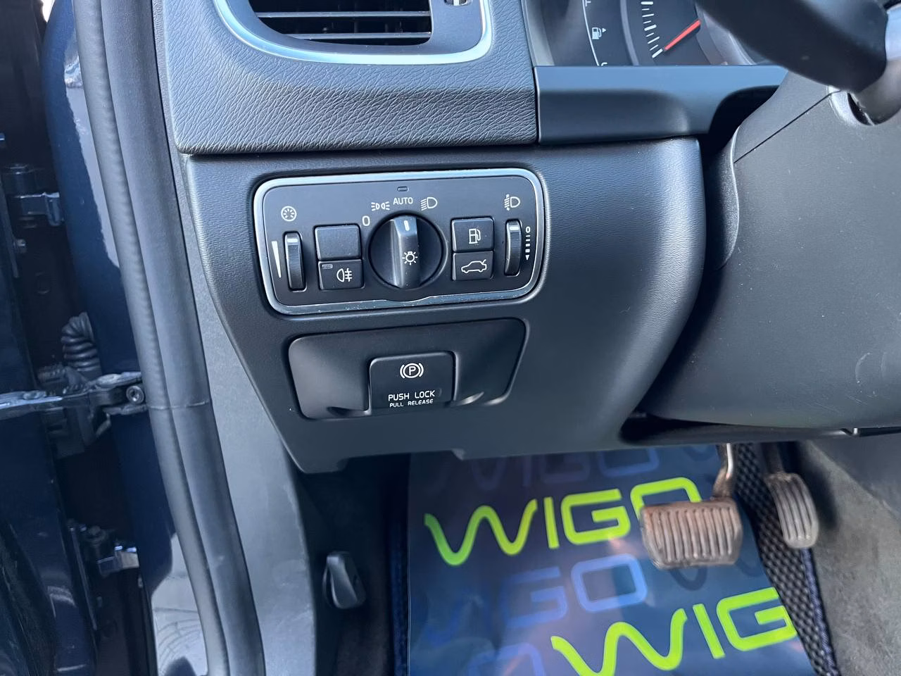 Volvo V60 фото 10