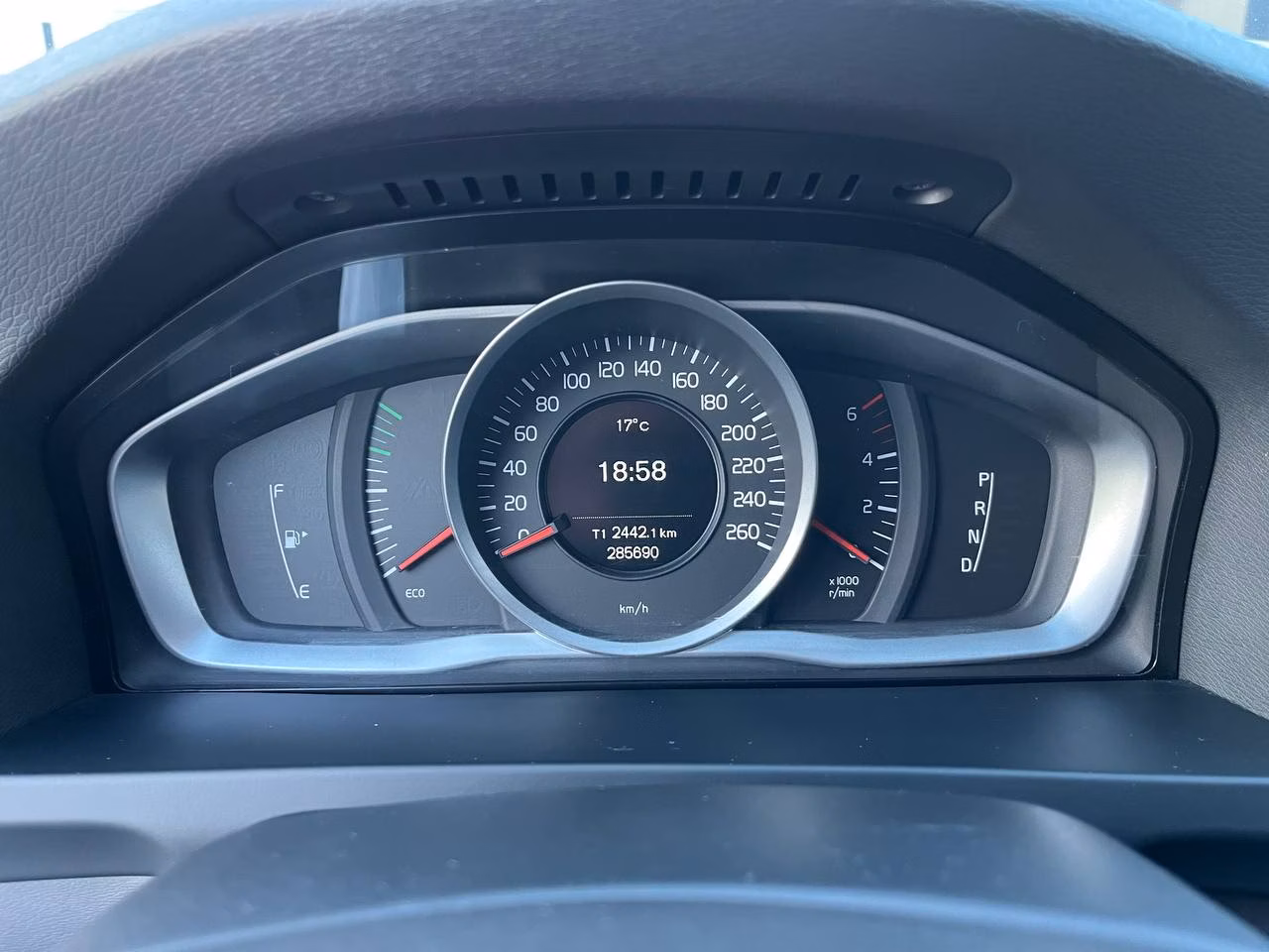 Volvo V60 фото 13