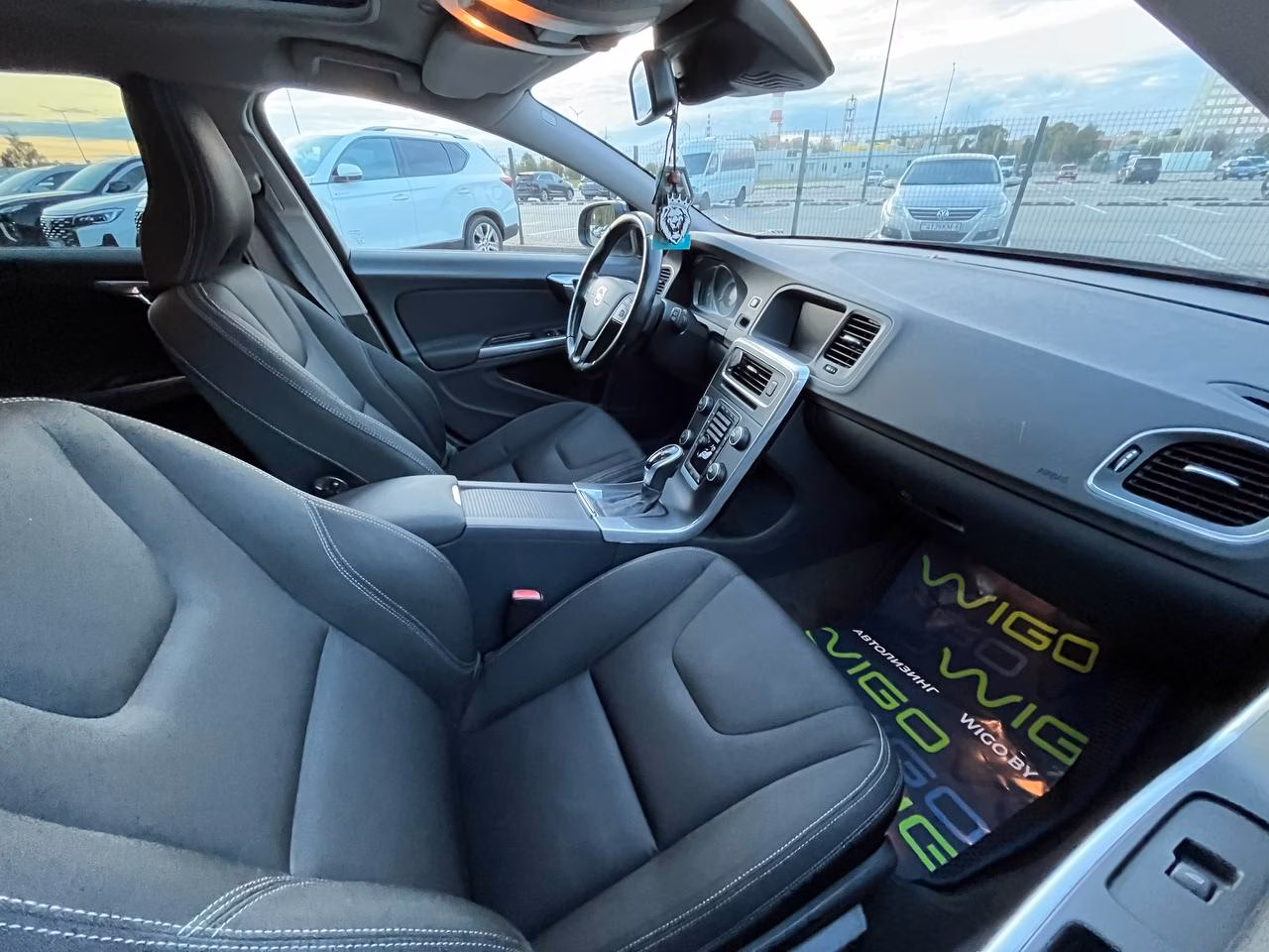 Volvo V60 фото 17