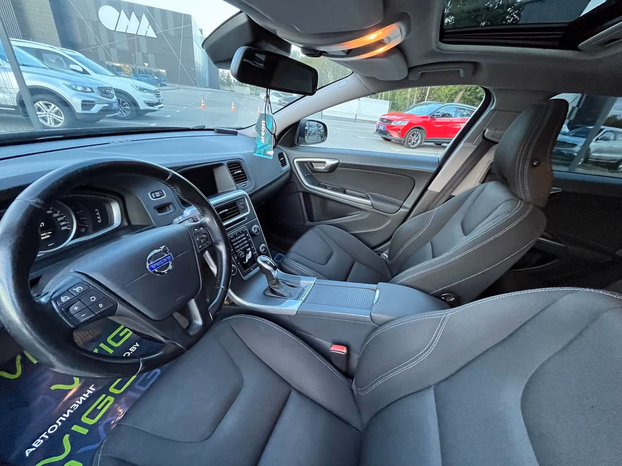 Volvo V60 фото 18
