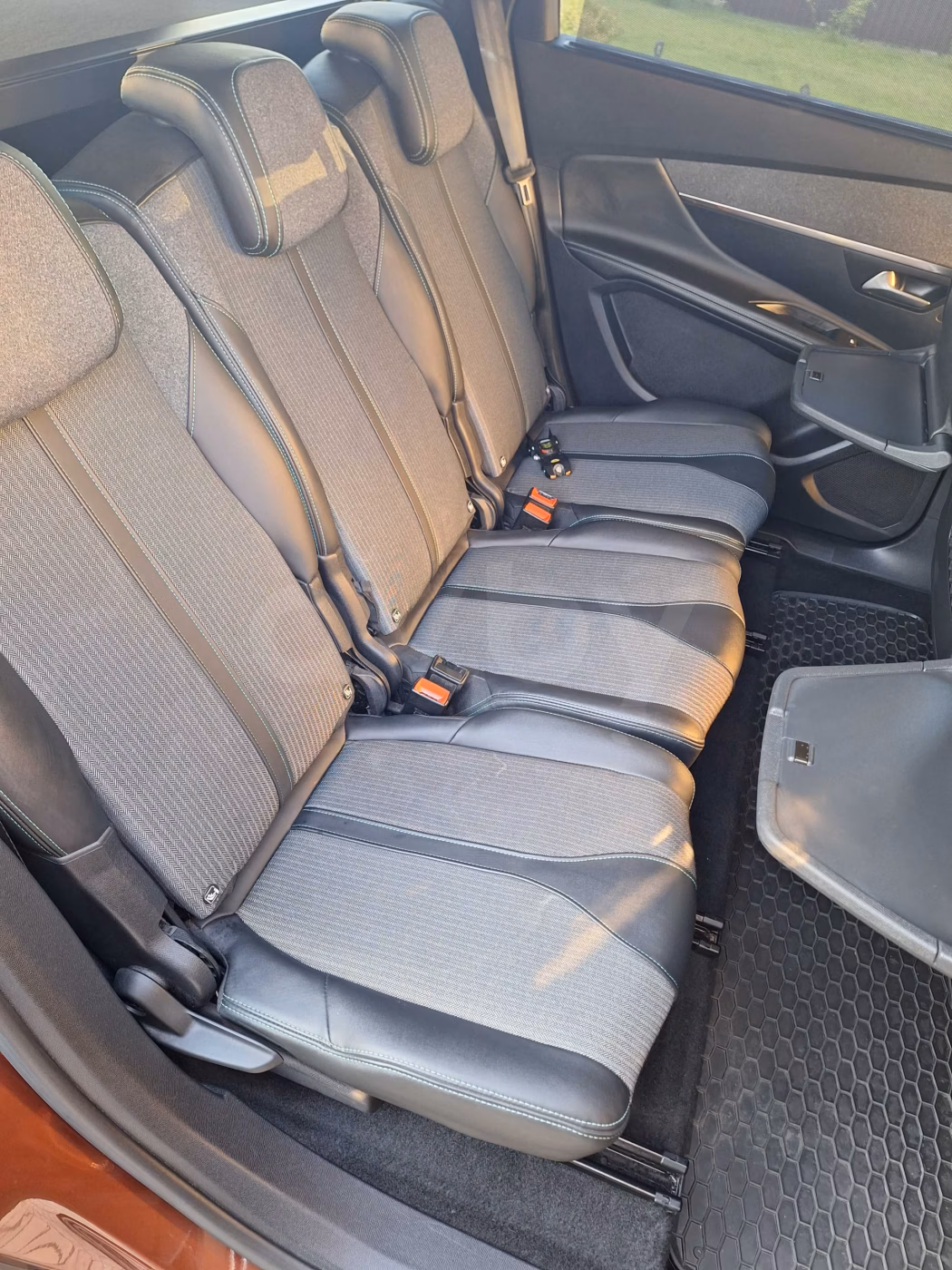 Peugeot 5008 фото 16