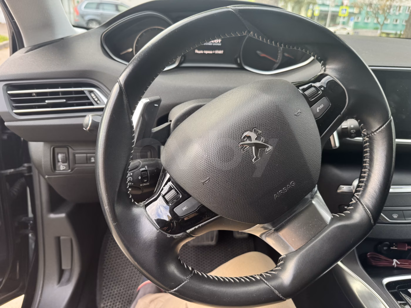 Peugeot 308 фото 9