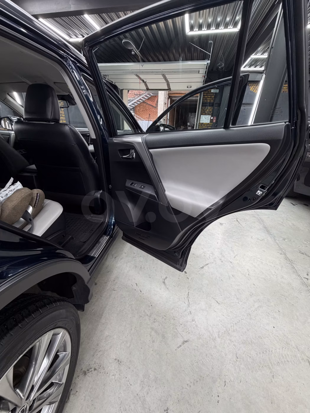 Toyota RAV4 фото 11