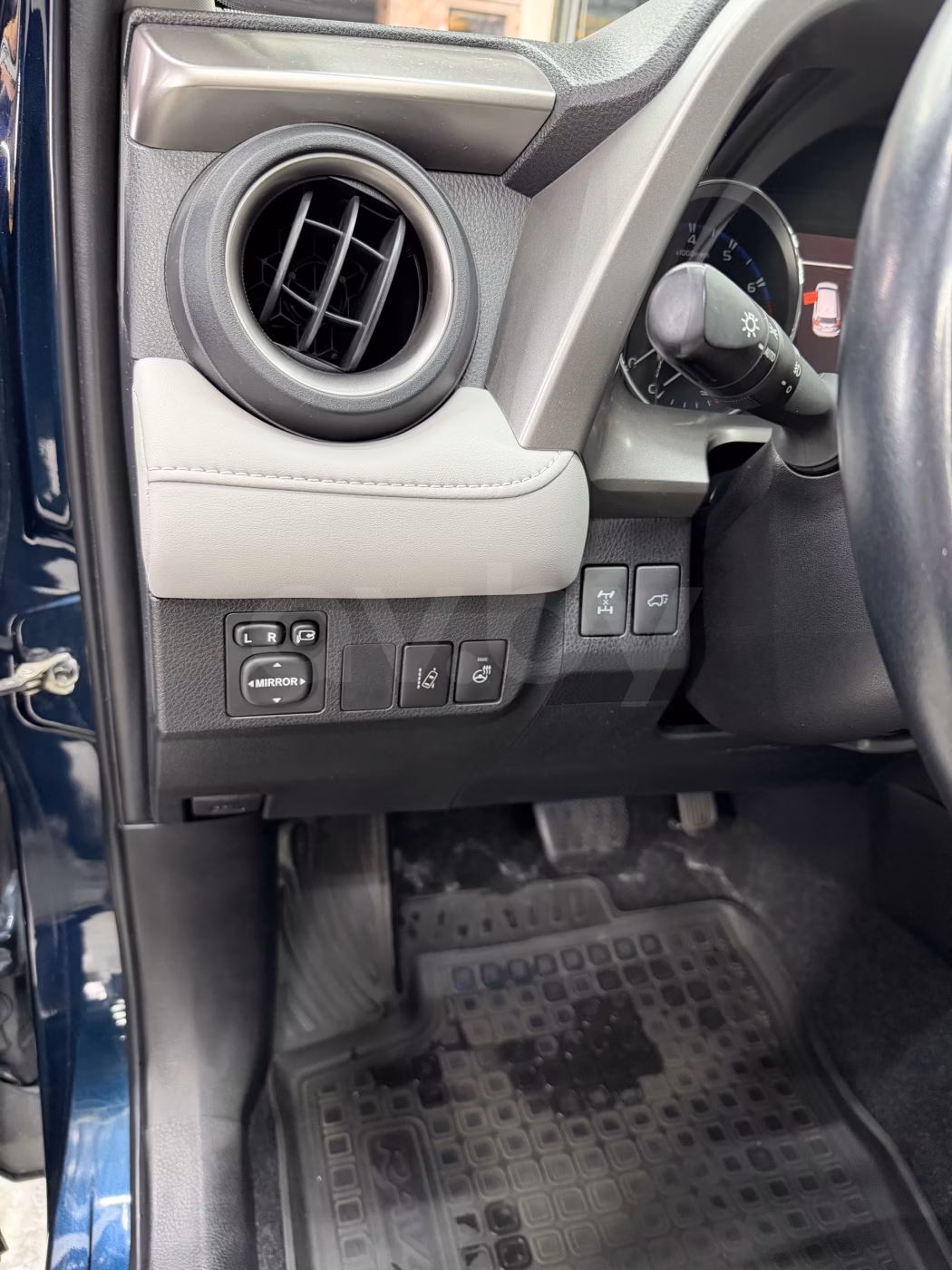Toyota RAV4 фото 23