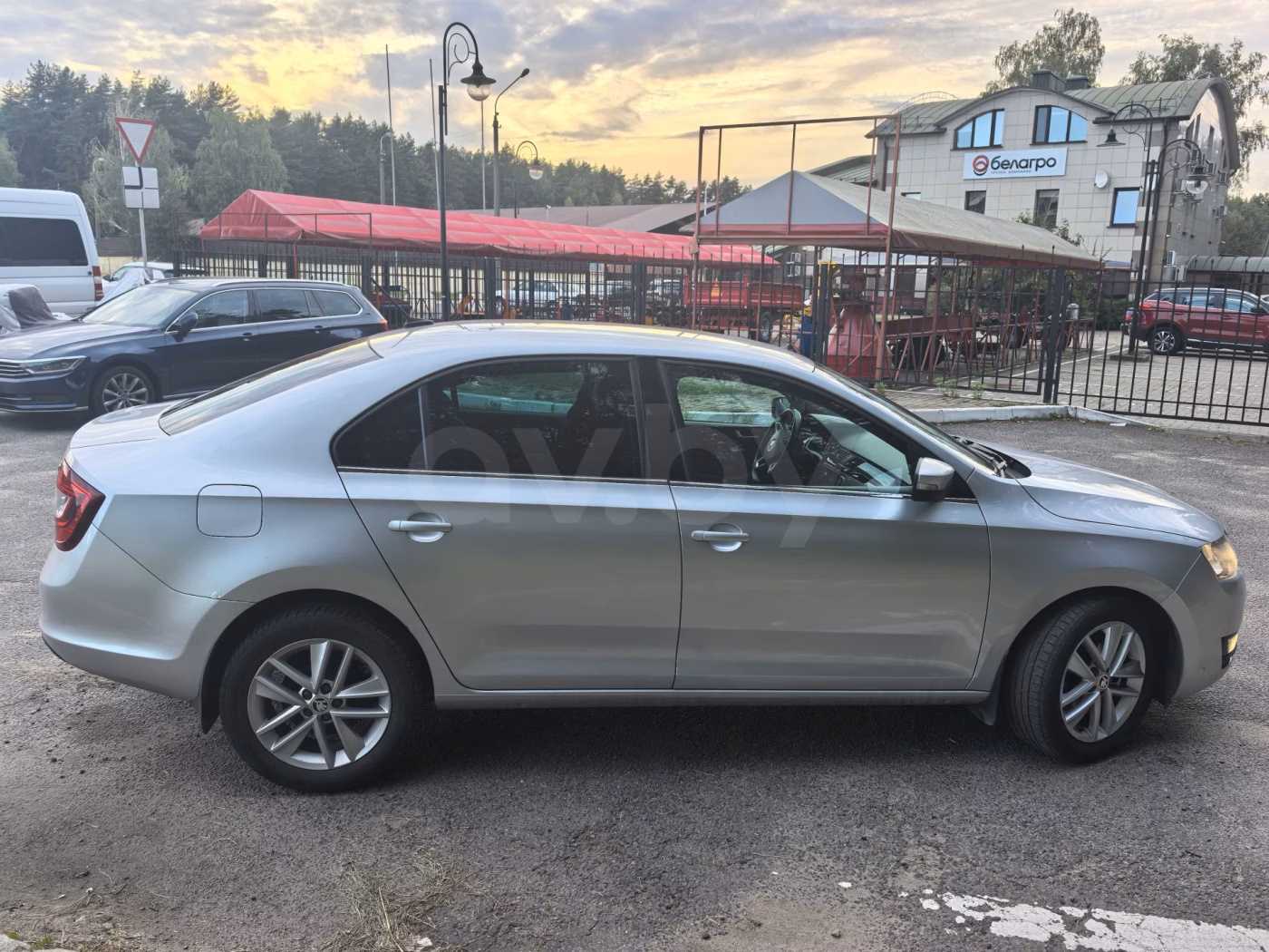 Skoda Rapid фото 5
