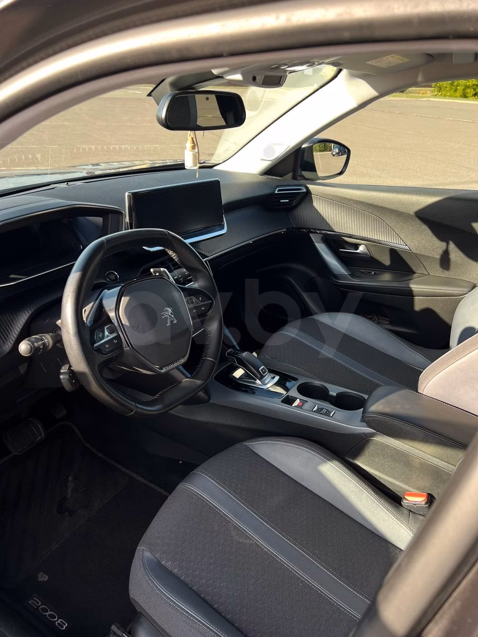Peugeot 2008 фото 9