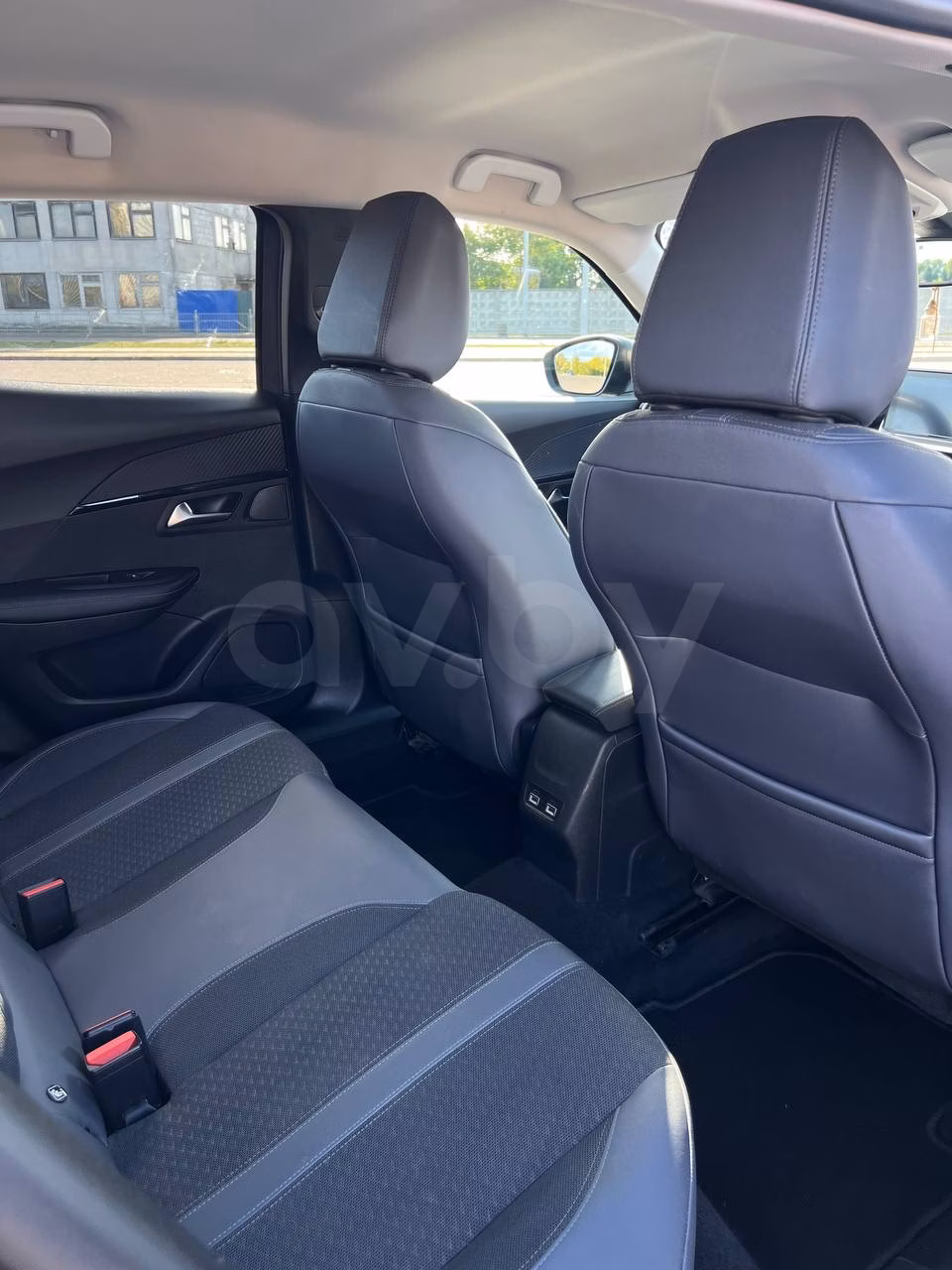 Peugeot 2008 фото 11