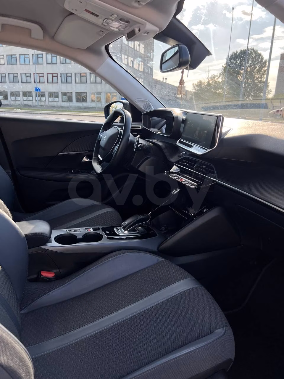 Peugeot 2008 фото 12