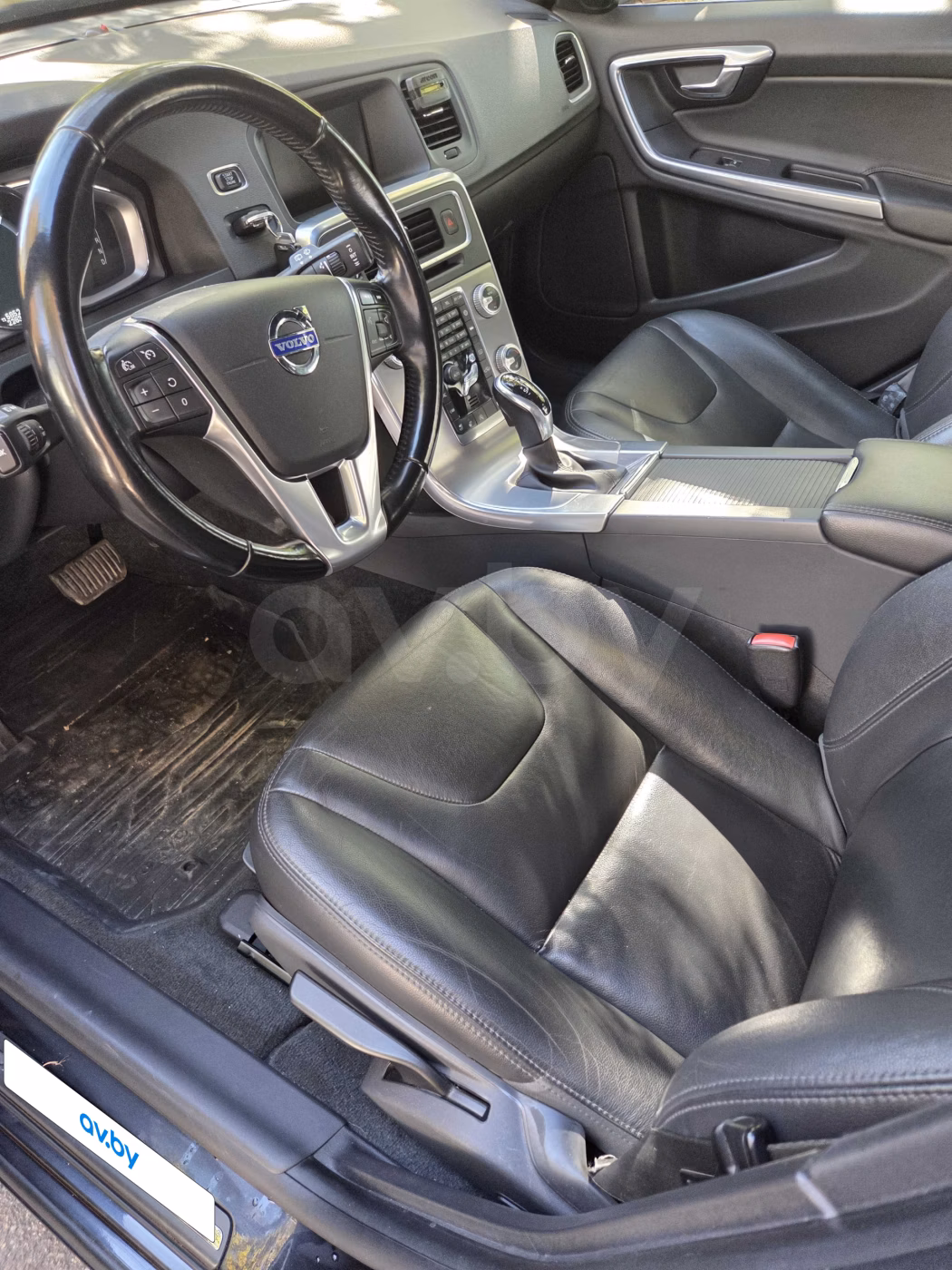Volvo V60 фото 15