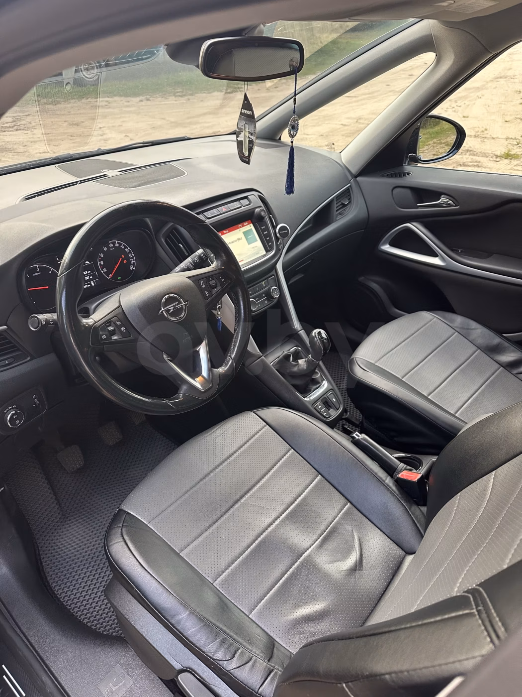 Opel Zafira фото 10