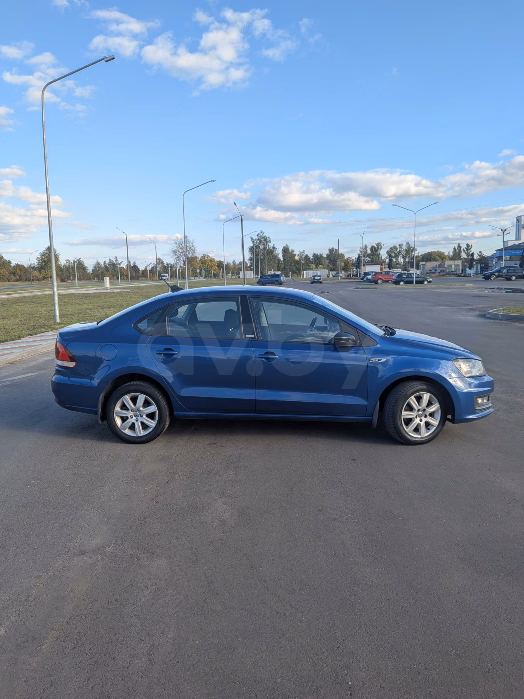 Volkswagen Polo Sedan фото 2