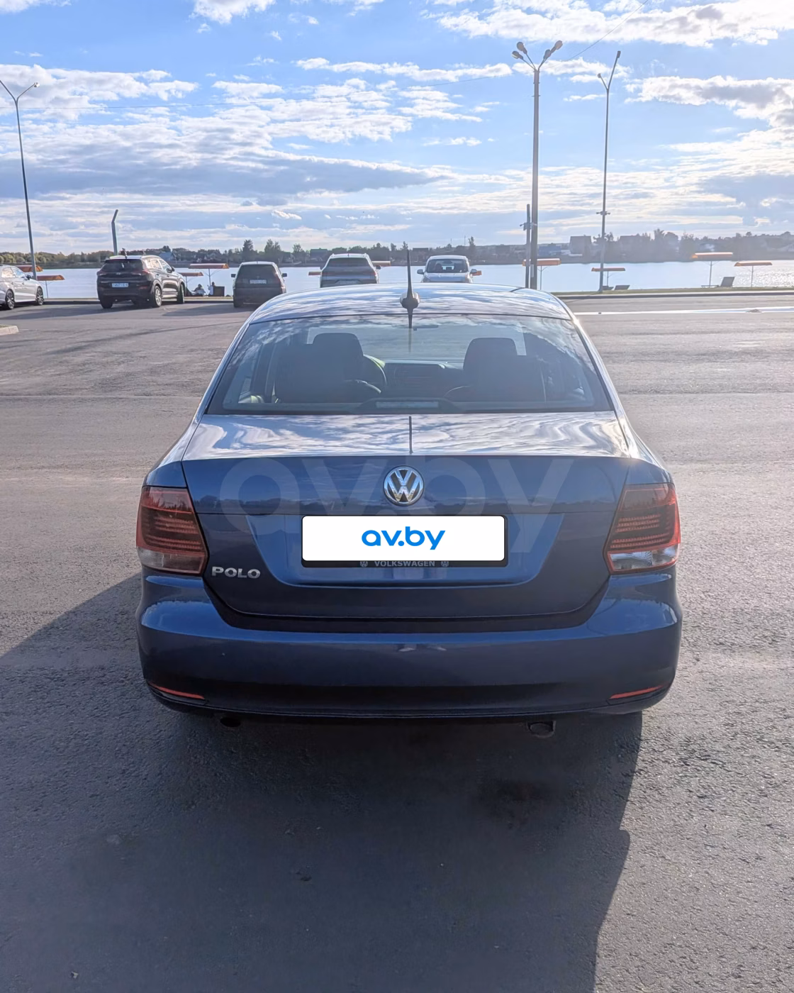 Volkswagen Polo Sedan фото 3