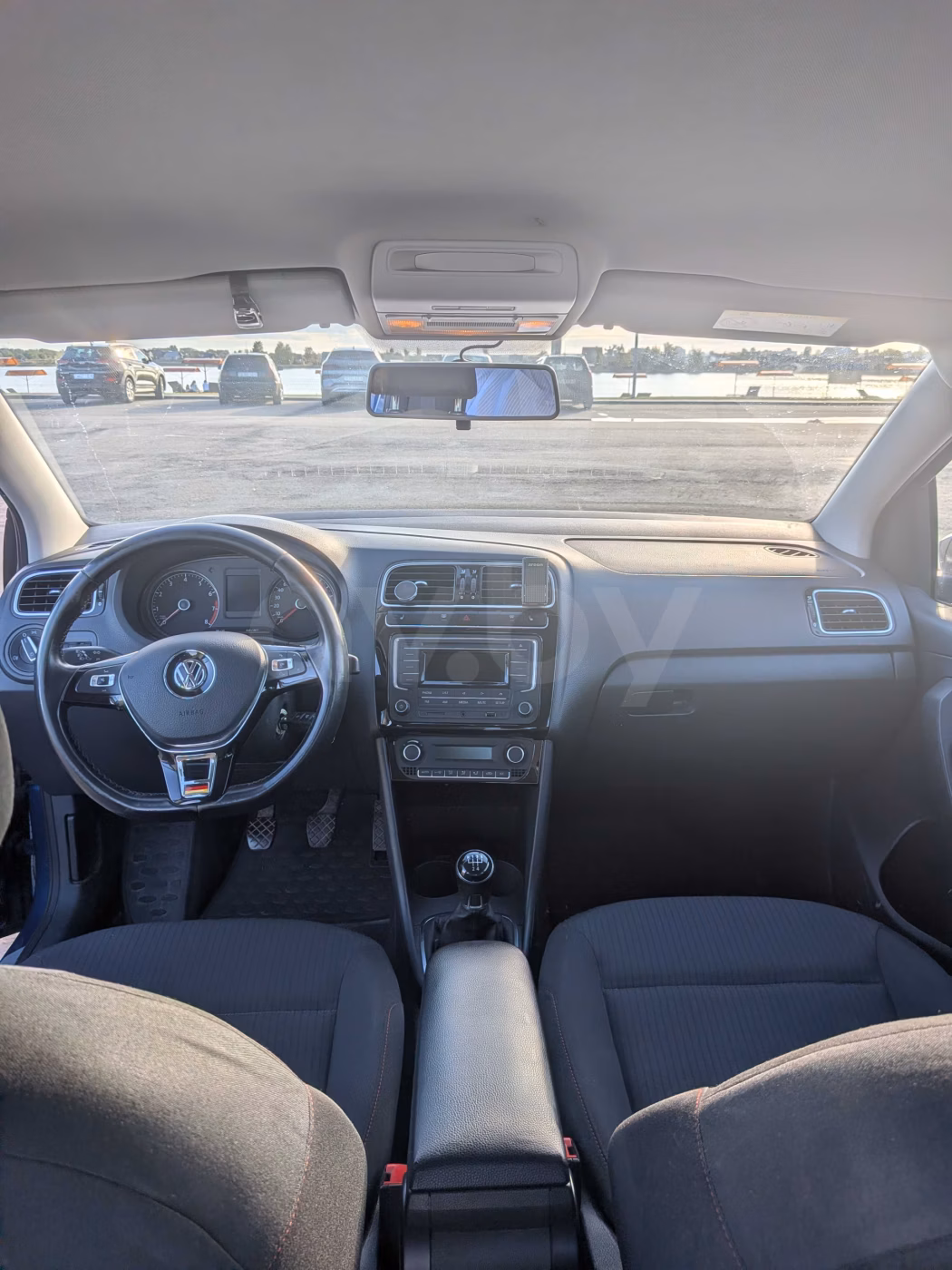Volkswagen Polo Sedan фото 10