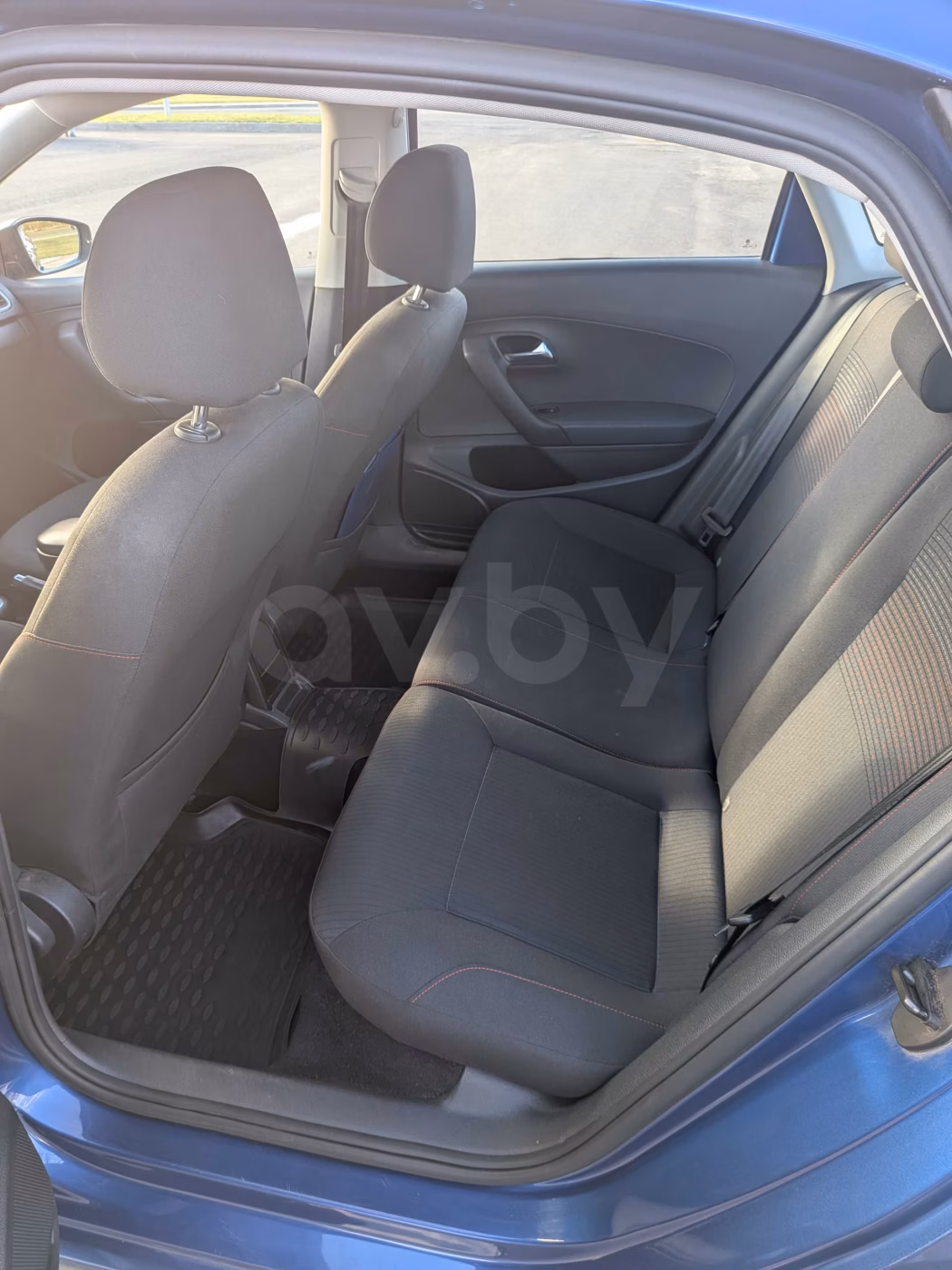 Volkswagen Polo Sedan фото 8