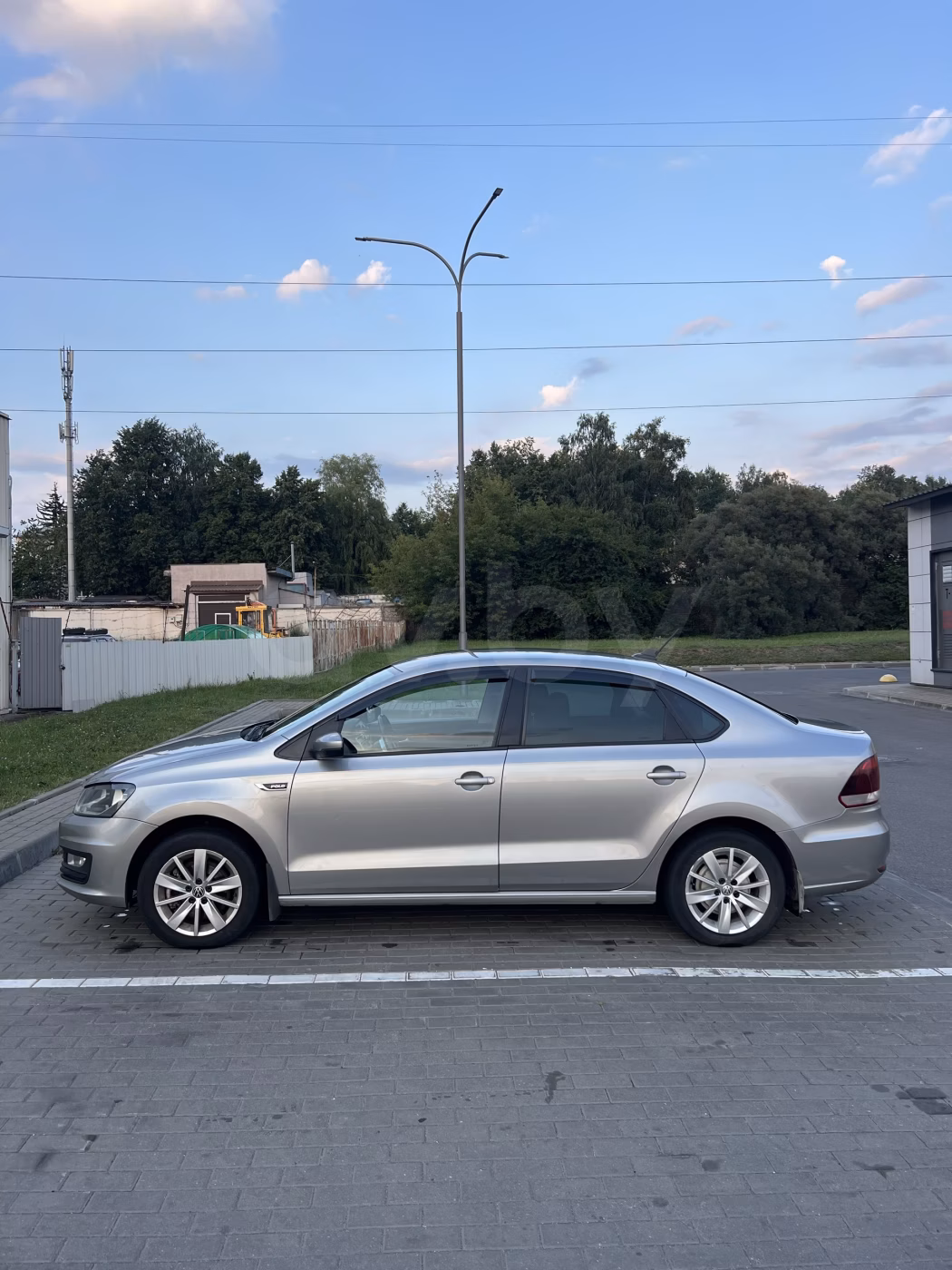 Volkswagen Polo Sedan фото 2