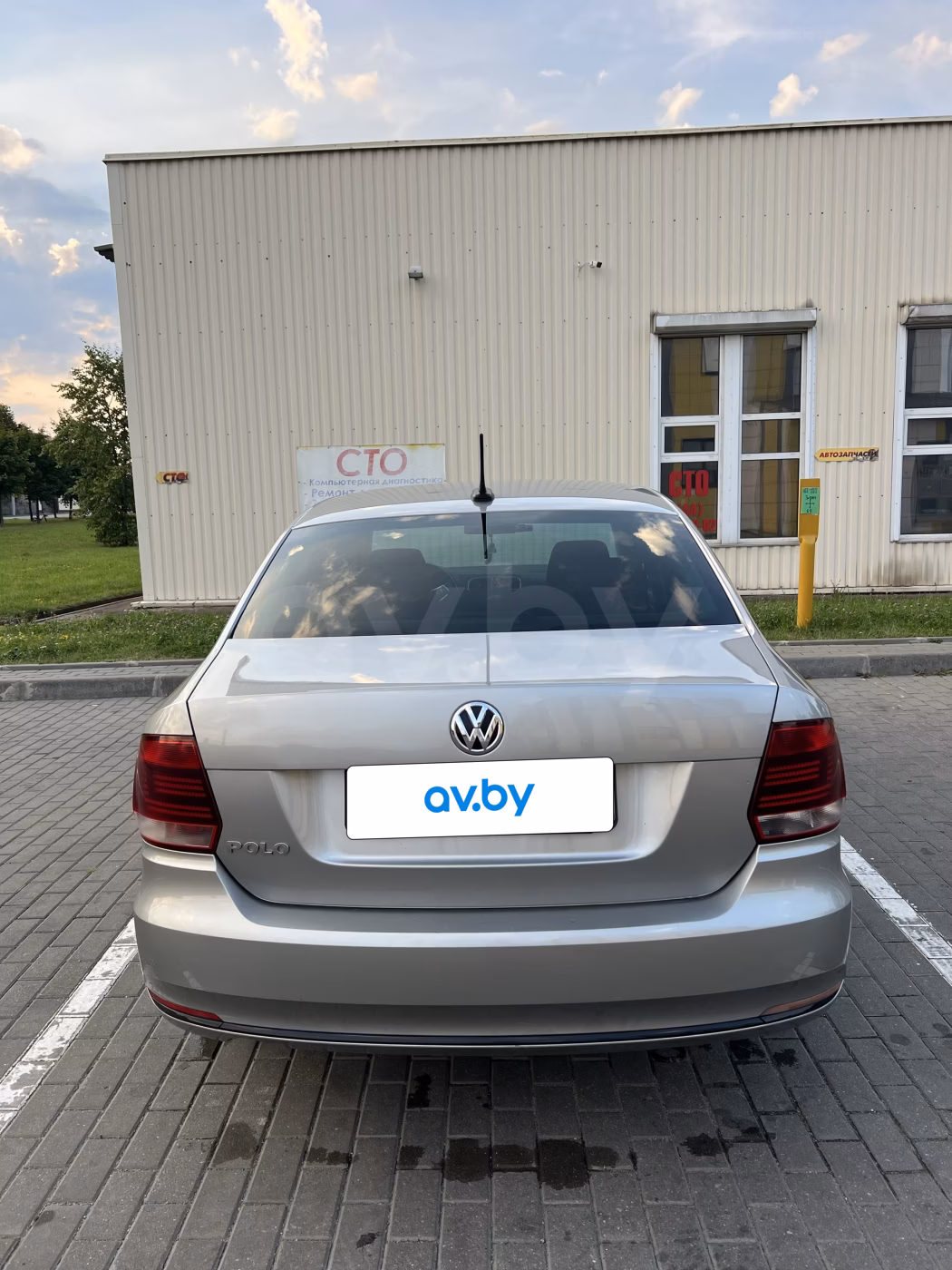 Volkswagen Polo Sedan фото 5