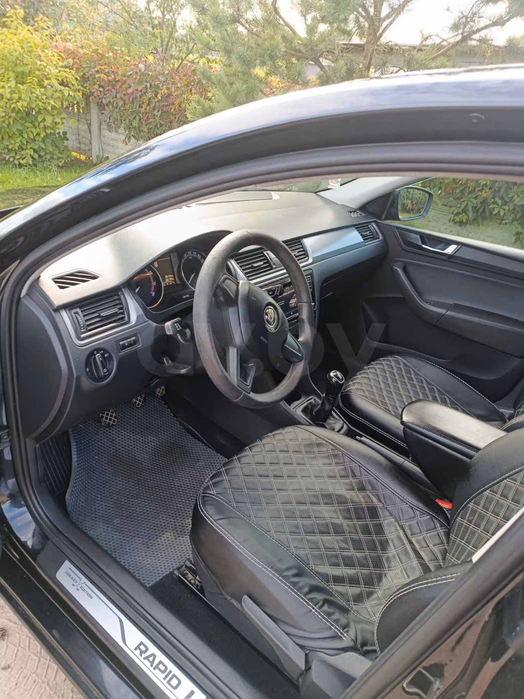 Skoda Rapid фото 8