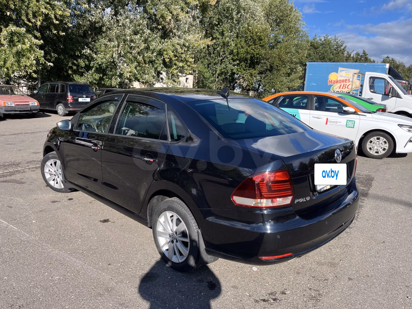 Volkswagen Polo Sedan фото 2