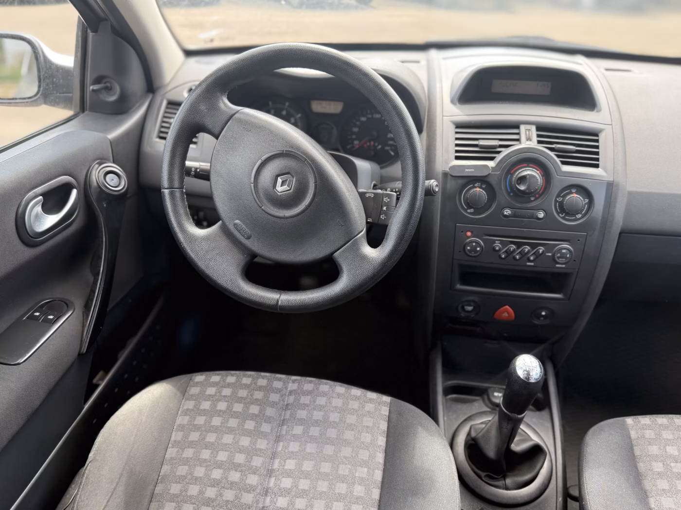 Renault Megane фото 12