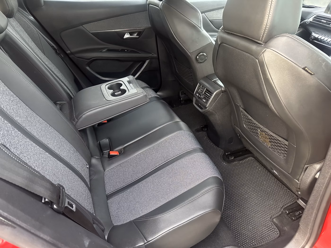 Peugeot 3008 фото 12
