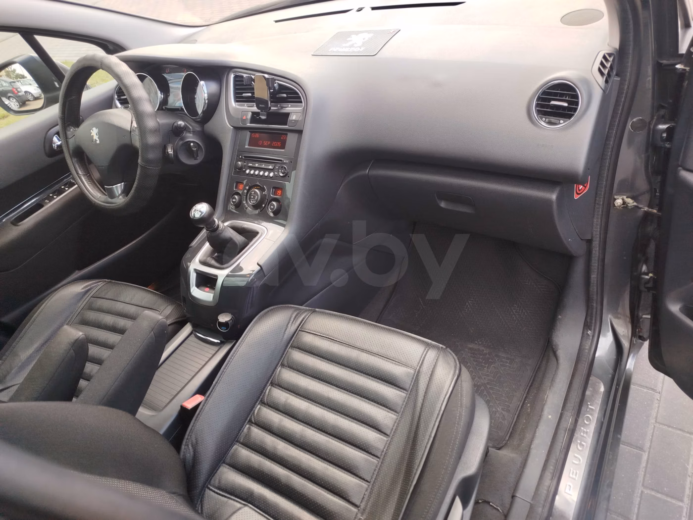 Peugeot 5008 фото 7