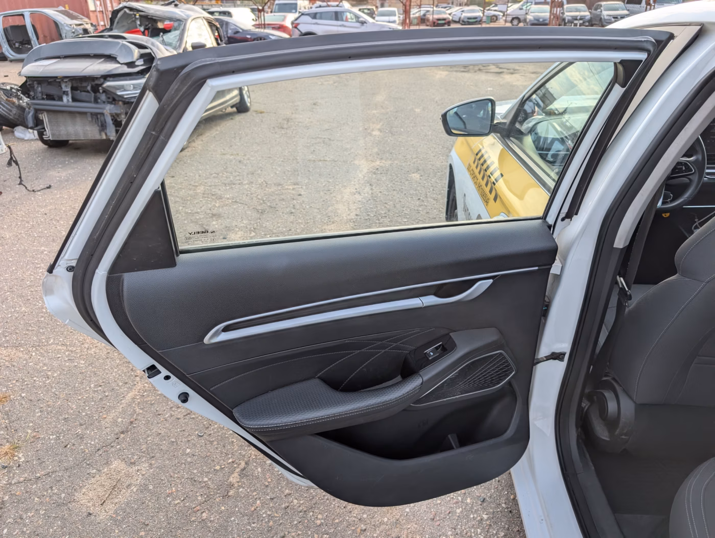 Geely Emgrand фото 21