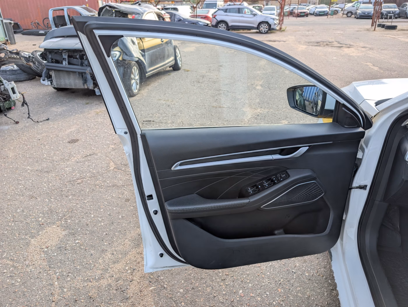 Geely Emgrand фото 20