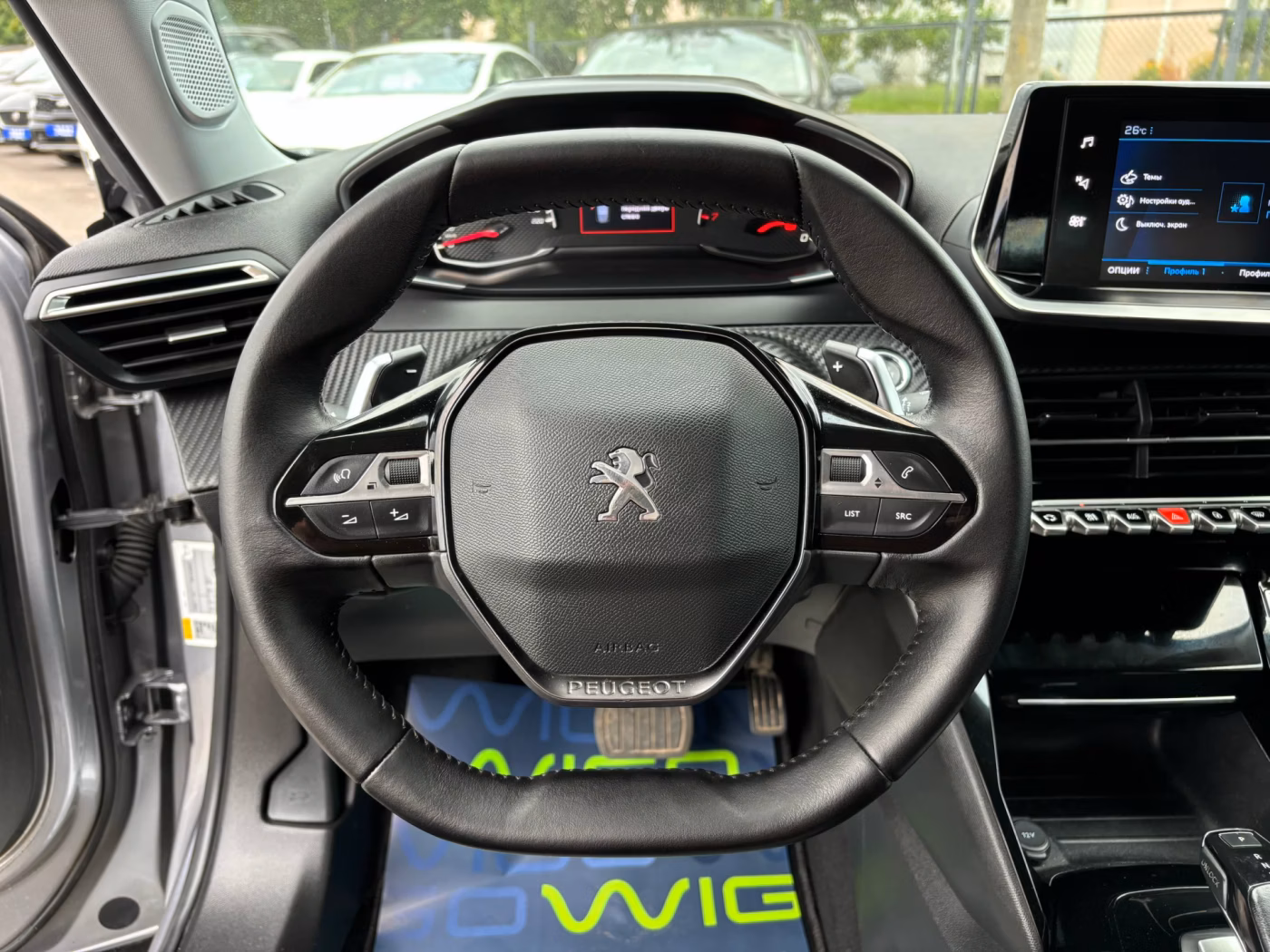 Peugeot 2008 фото 10