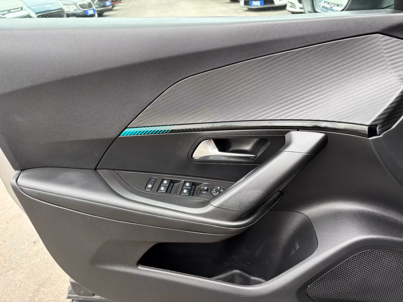 Peugeot 2008 фото 15