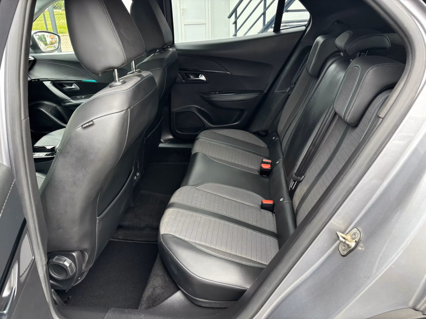 Peugeot 2008 фото 16
