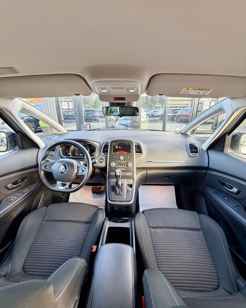 Renault Scenic фото 7