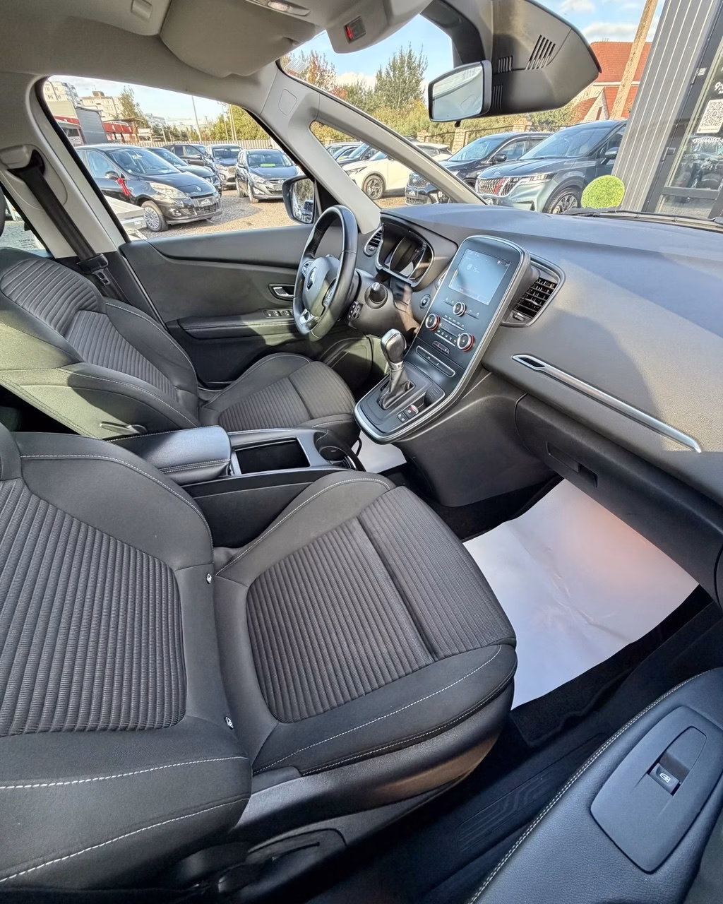 Renault Scenic фото 9