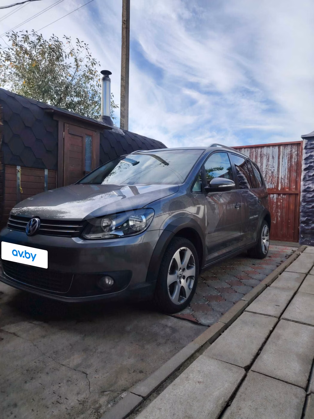 Volkswagen Touran Cross фото 2