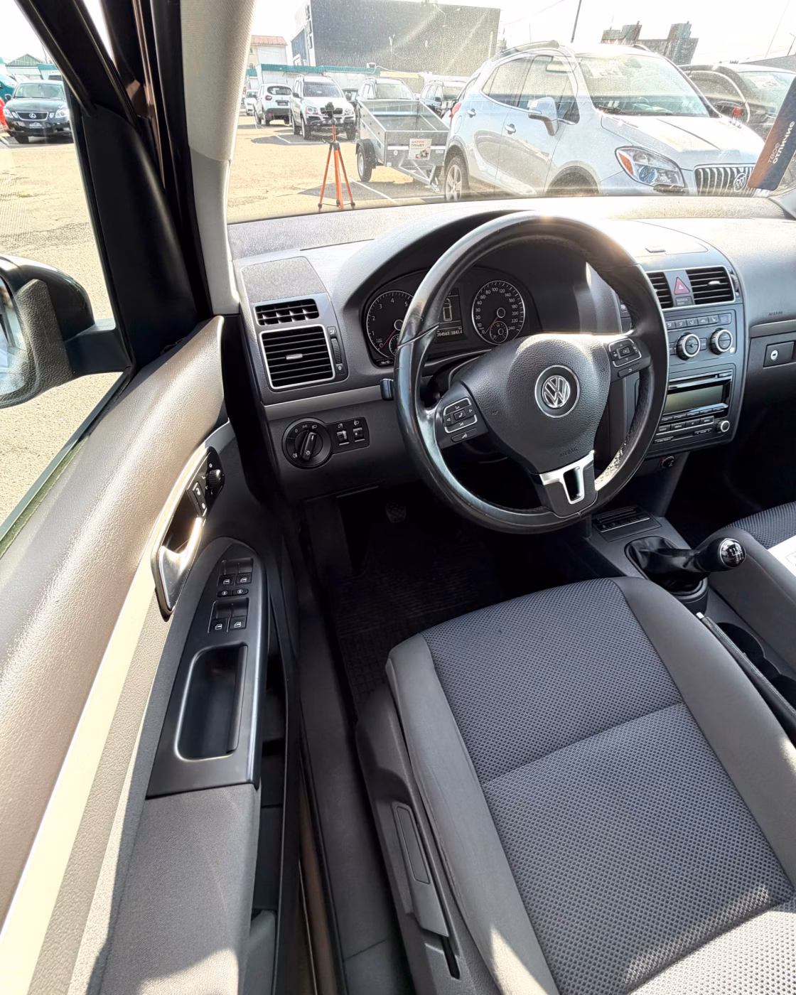 Volkswagen Touran фото 8