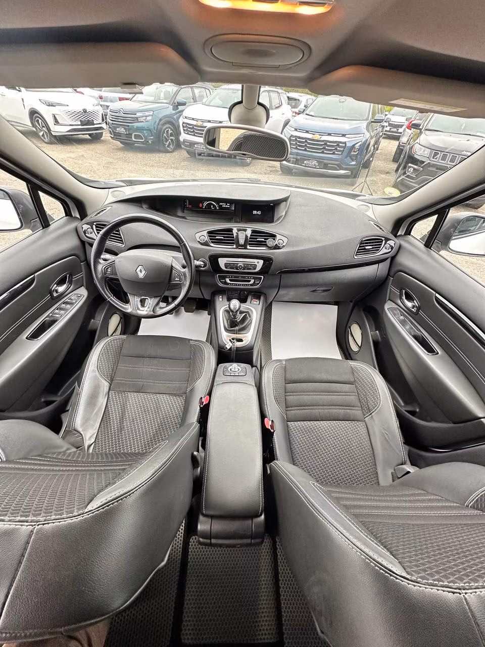 Renault Scenic фото 7