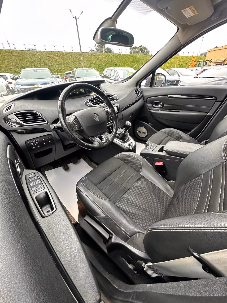 Renault Scenic фото 8