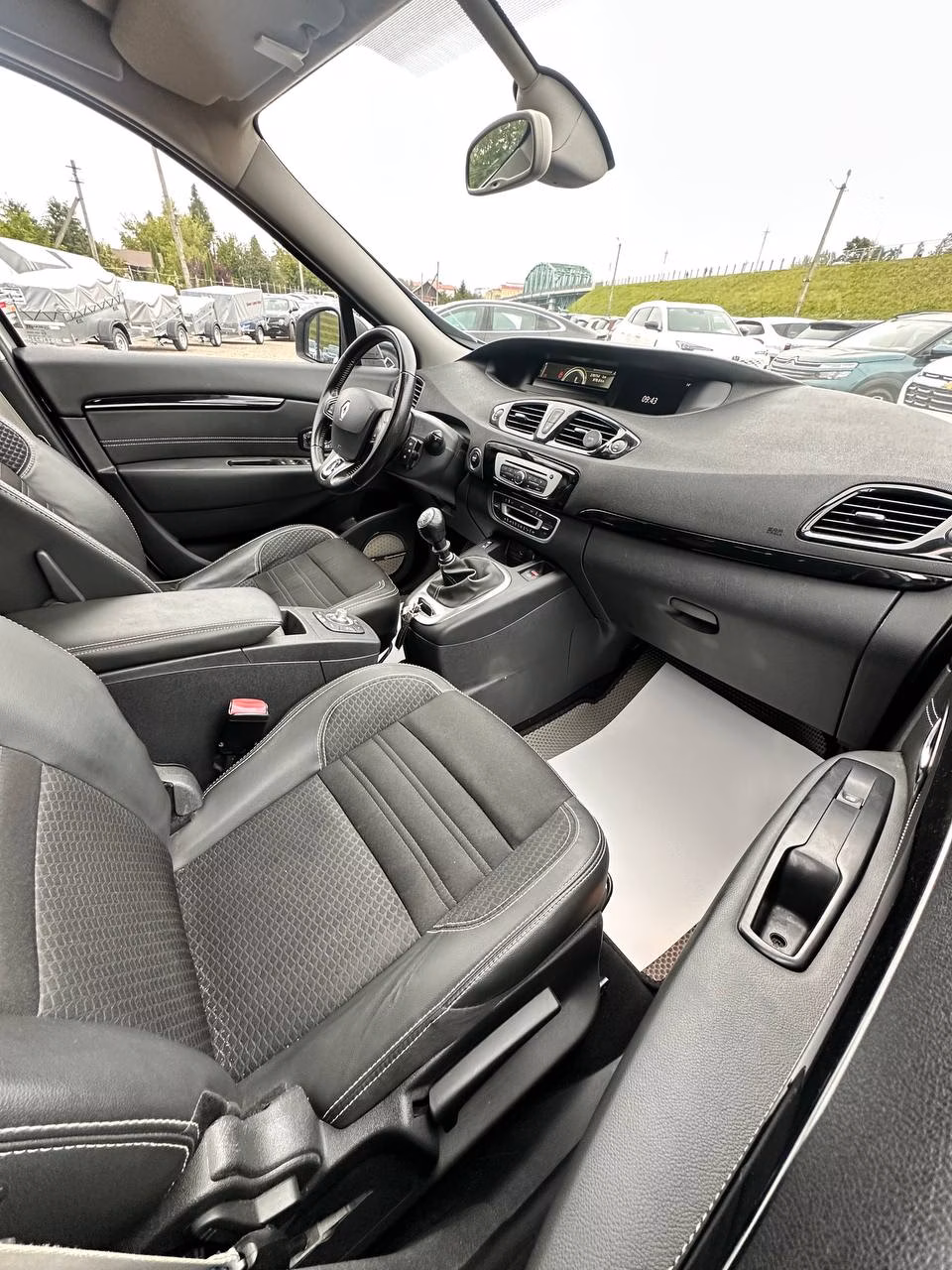 Renault Scenic фото 9
