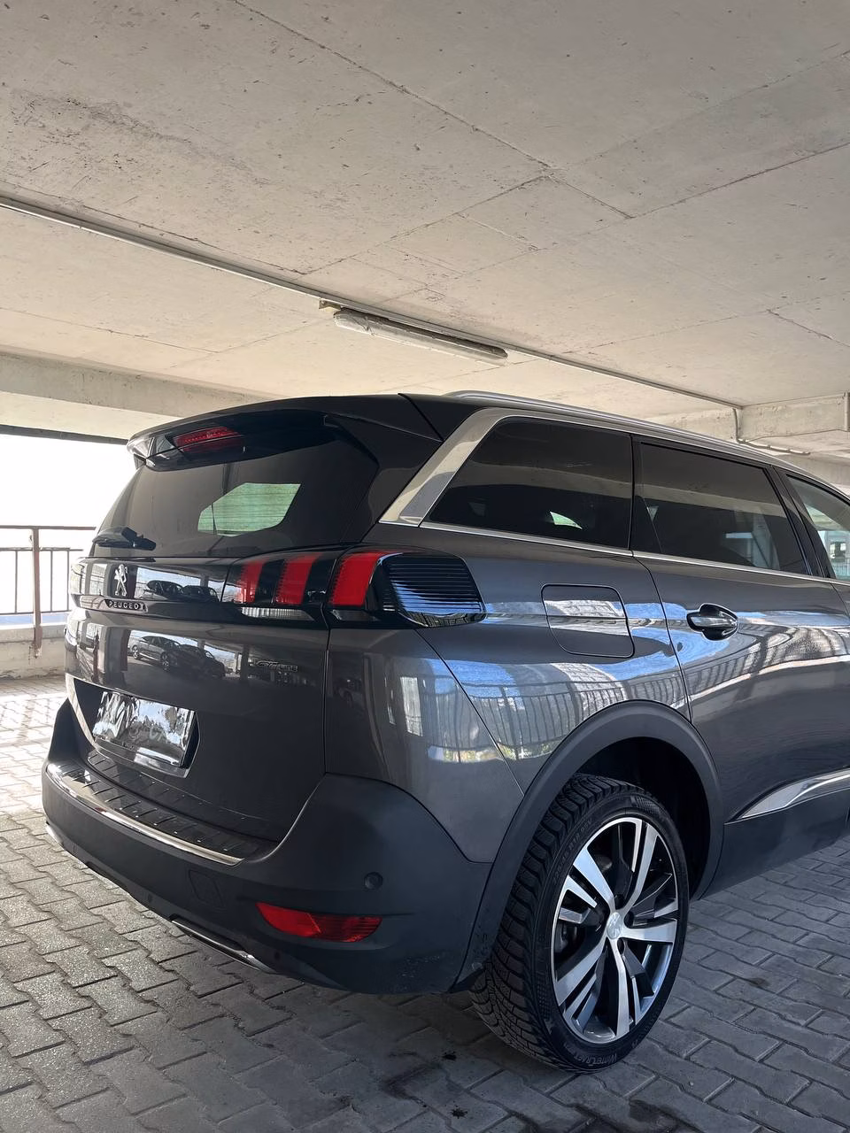Peugeot 5008 фото 8