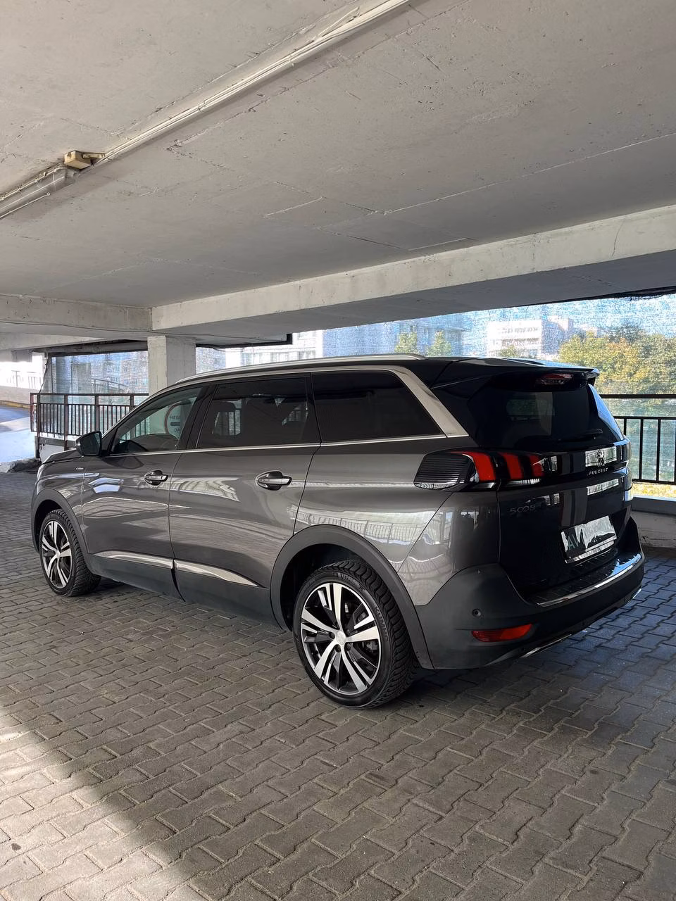 Peugeot 5008 фото 5